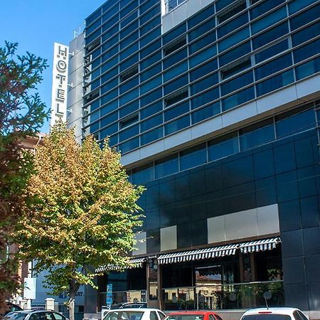 Hotel Yaky Center Piteşti Exterior foto